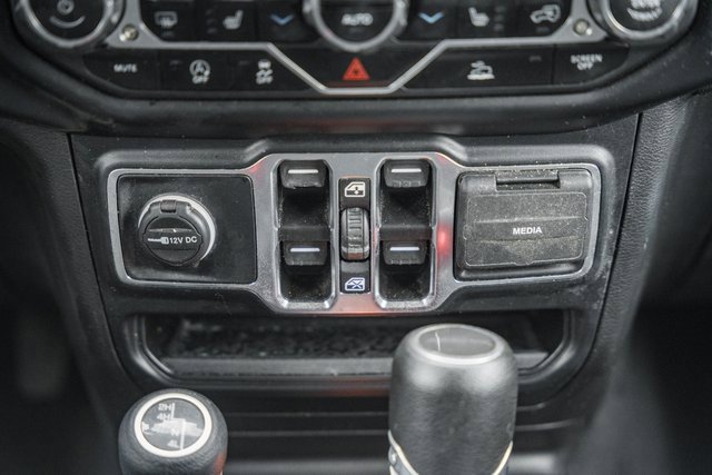 Used 2022 Jeep Gladiator Willys image 32