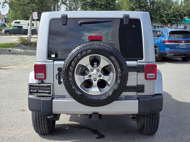 Used 2017 Jeep Wrangler Unlimited Sahara w/ Connectivity Group AWD/4WD image 4