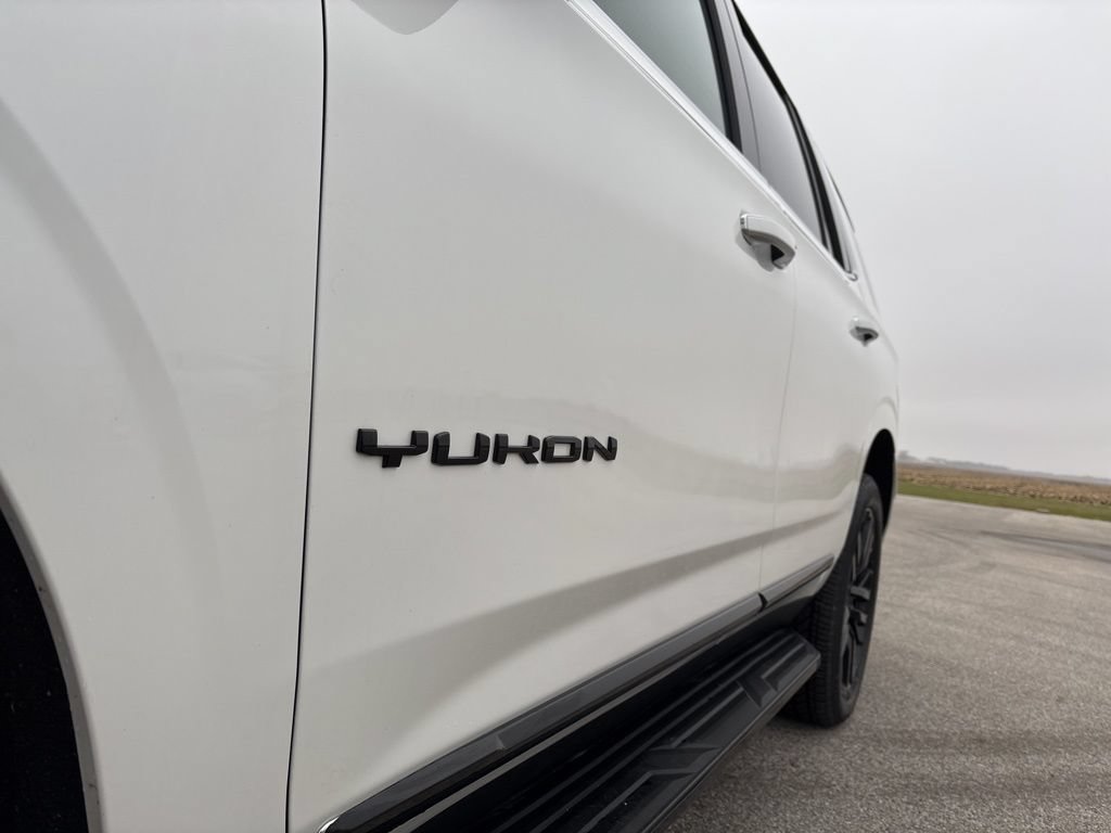 Used 2023 GMC Yukon SLT AWD/4WD image 7