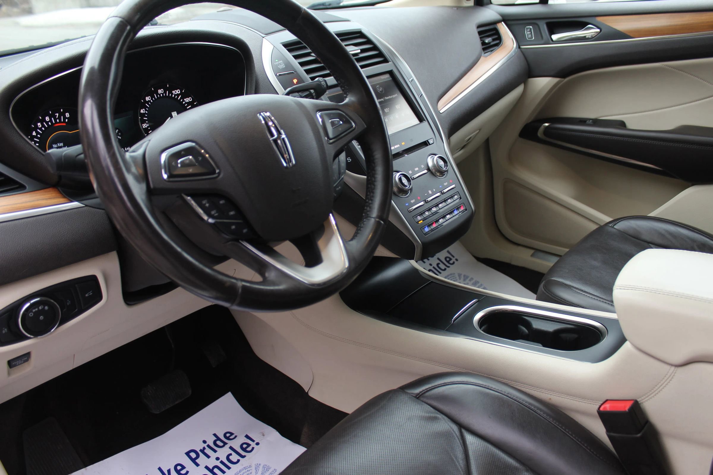 Used 2015 Lincoln MKC Sport Utility 4D w/ Equipment Group 102A Reserve image 11