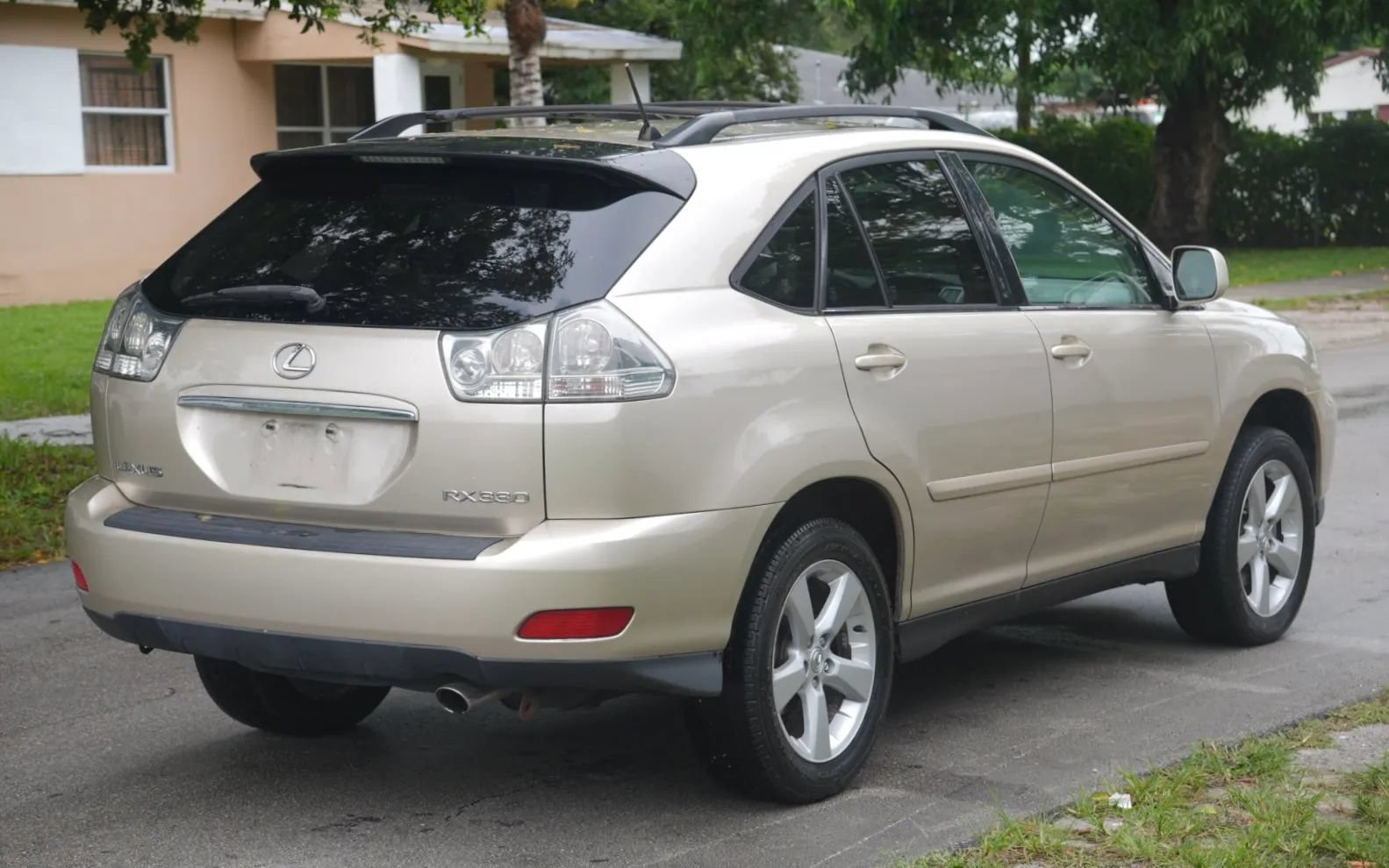Used 2004 Lexus RX 330 w/ Premium Pkg FWD image 6