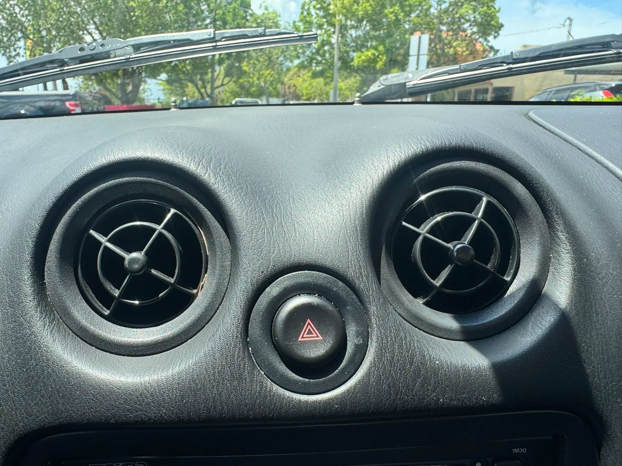 Used 1999 MAZDA MX-5 Miata RWD image 26