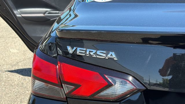 Used 2020 Nissan Versa SR FWD image 12
