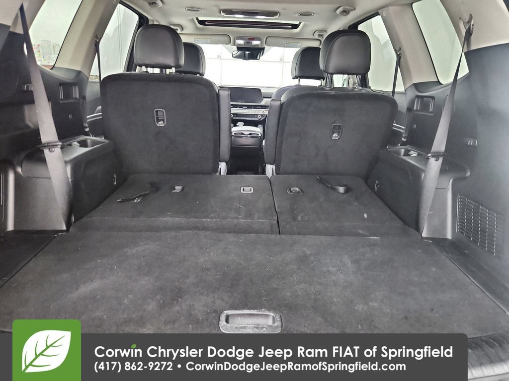 Used 2024 Kia Telluride EX w/ EX Captain's Chair Package FWD image 32