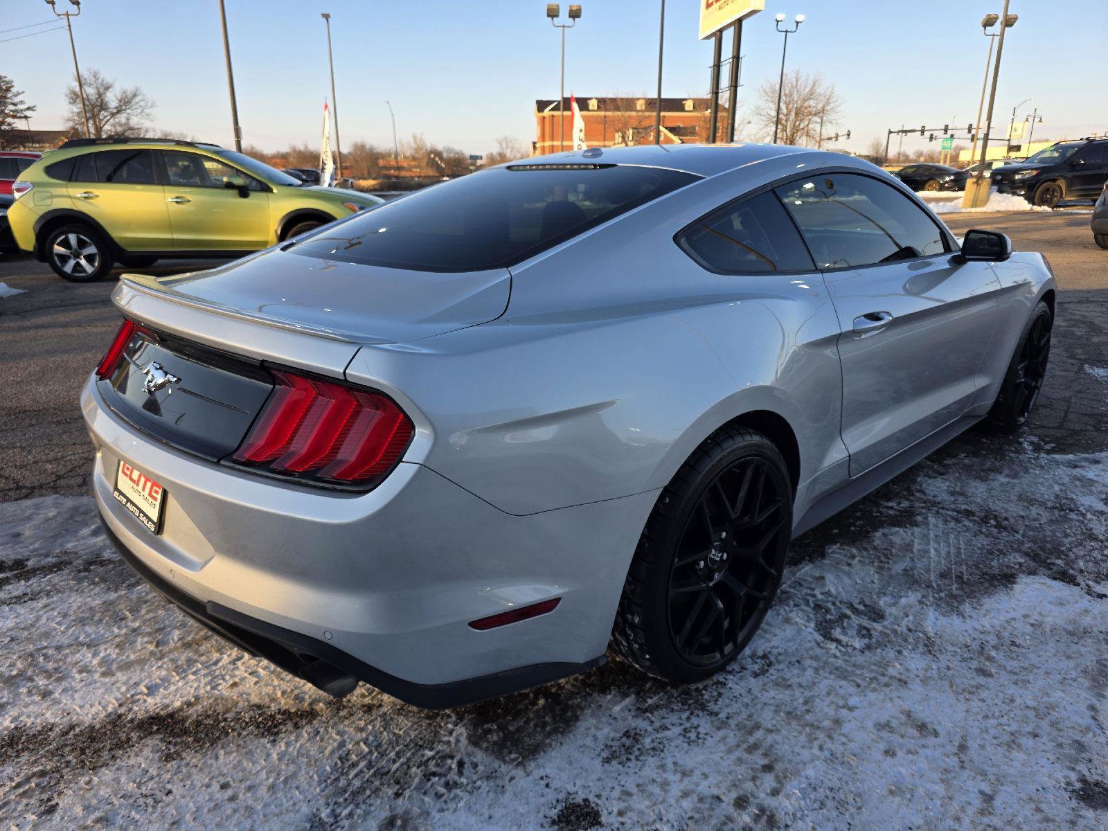 Used 2018 Ford Mustang Premium image 5
