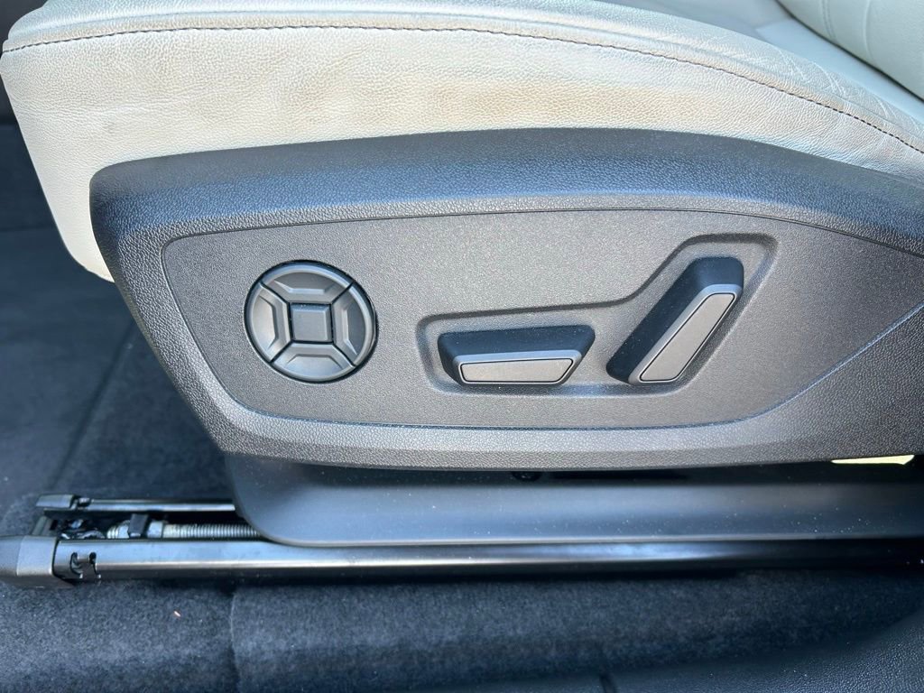 Used 2025 Audi Q6 e-tron Premium w/ Convenience Package RWD image 20