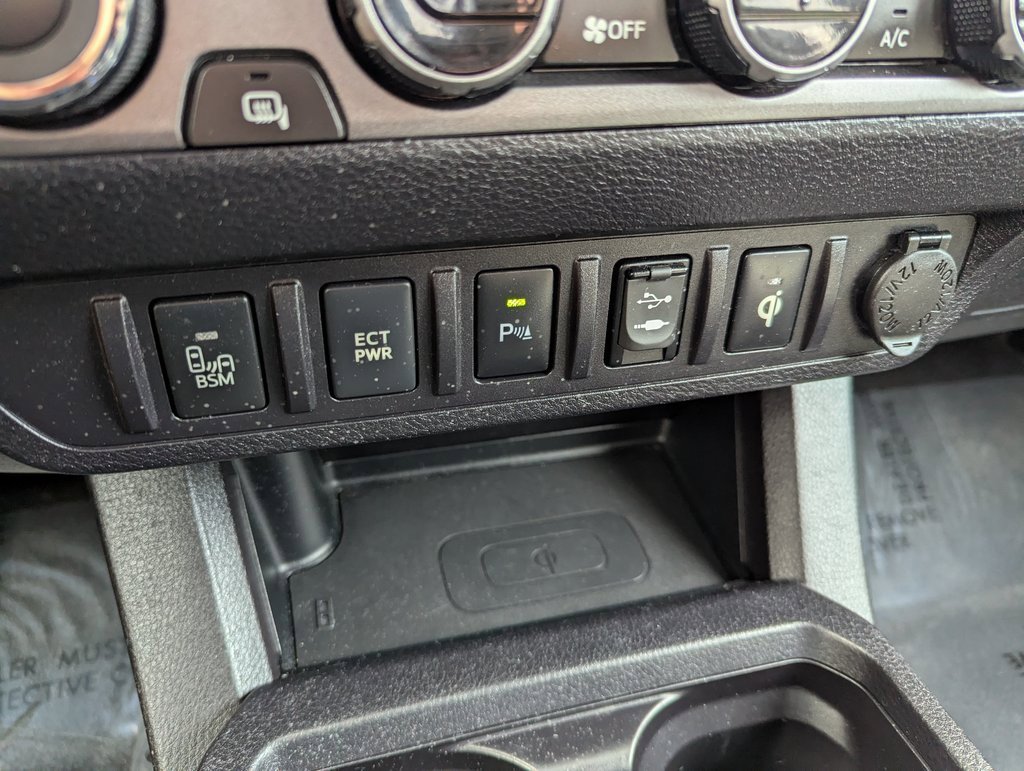 Used 2016 Toyota Tacoma TRD Off-Road image 17