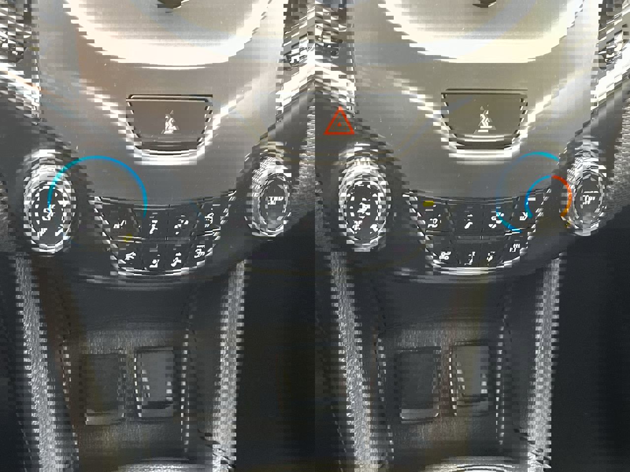 Used 2017 Chevrolet Cruze LT image 17