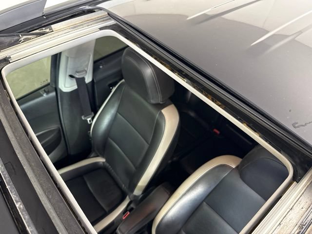 Used 2018 Chevrolet Trax Premier w/ Midnight Edition FWD image 25