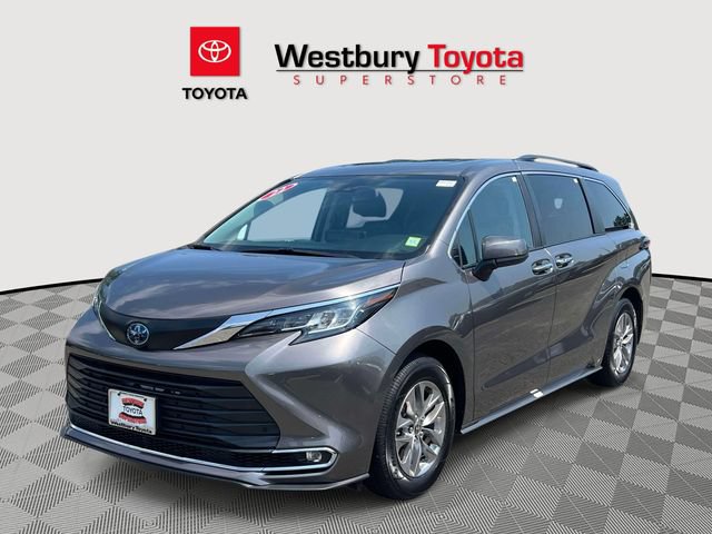 Certified 2022 Toyota Sienna XLE FWD image 5