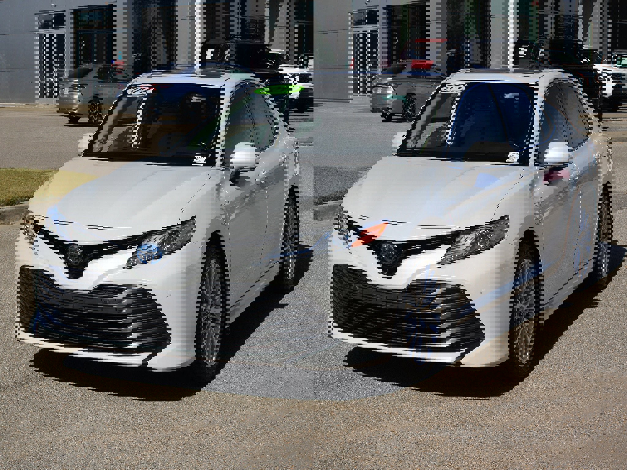 Used 2019 Toyota Camry XLE image 2