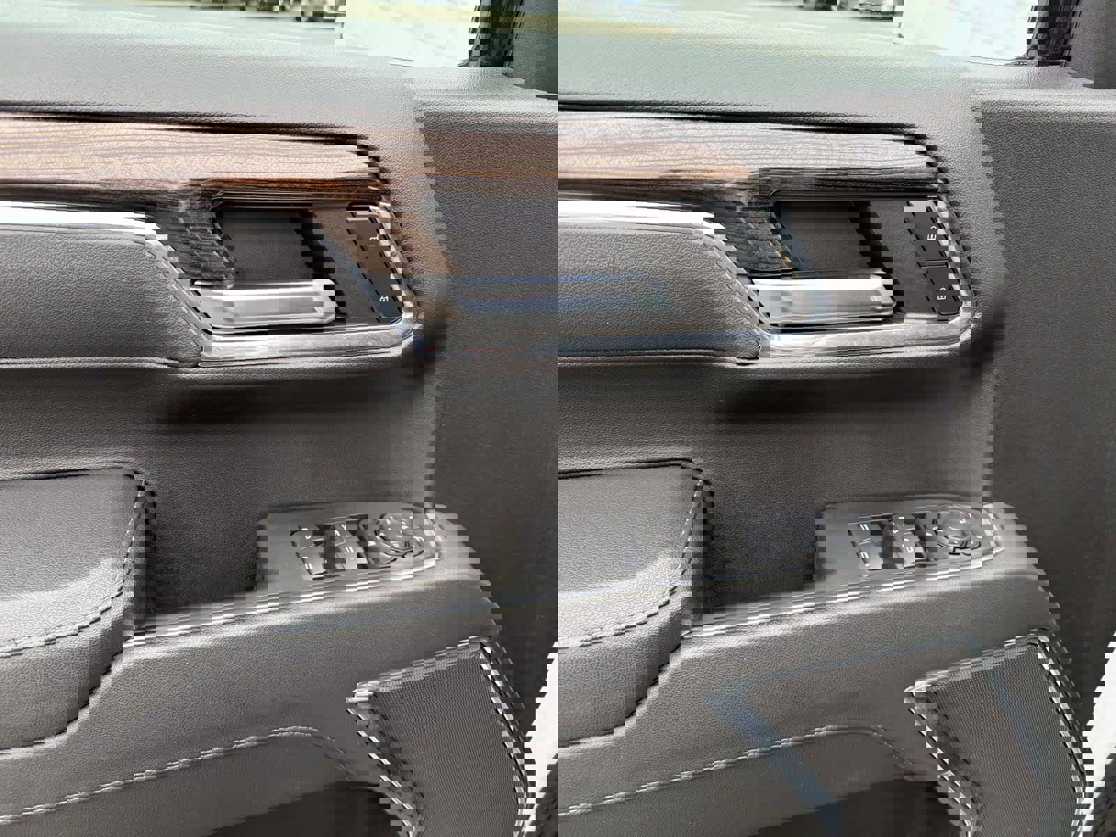 Used 2023 Chevrolet Silverado 1500 RST image 8