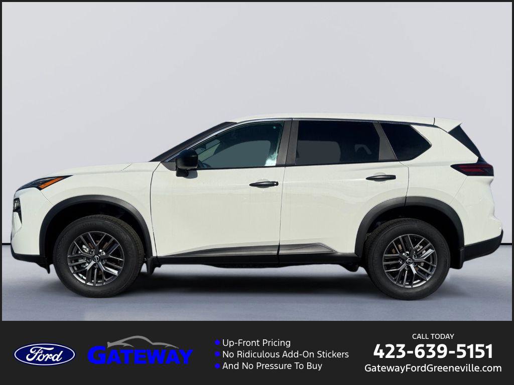 Used 2025 Nissan Rogue S image 1