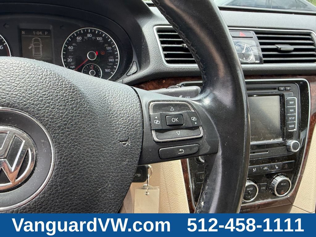 Used 2012 Volkswagen Passat 2.5 SEL FWD image 19