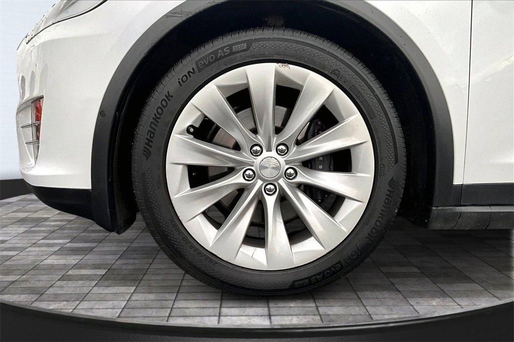 Used 2016 Tesla Model X 90D image 9