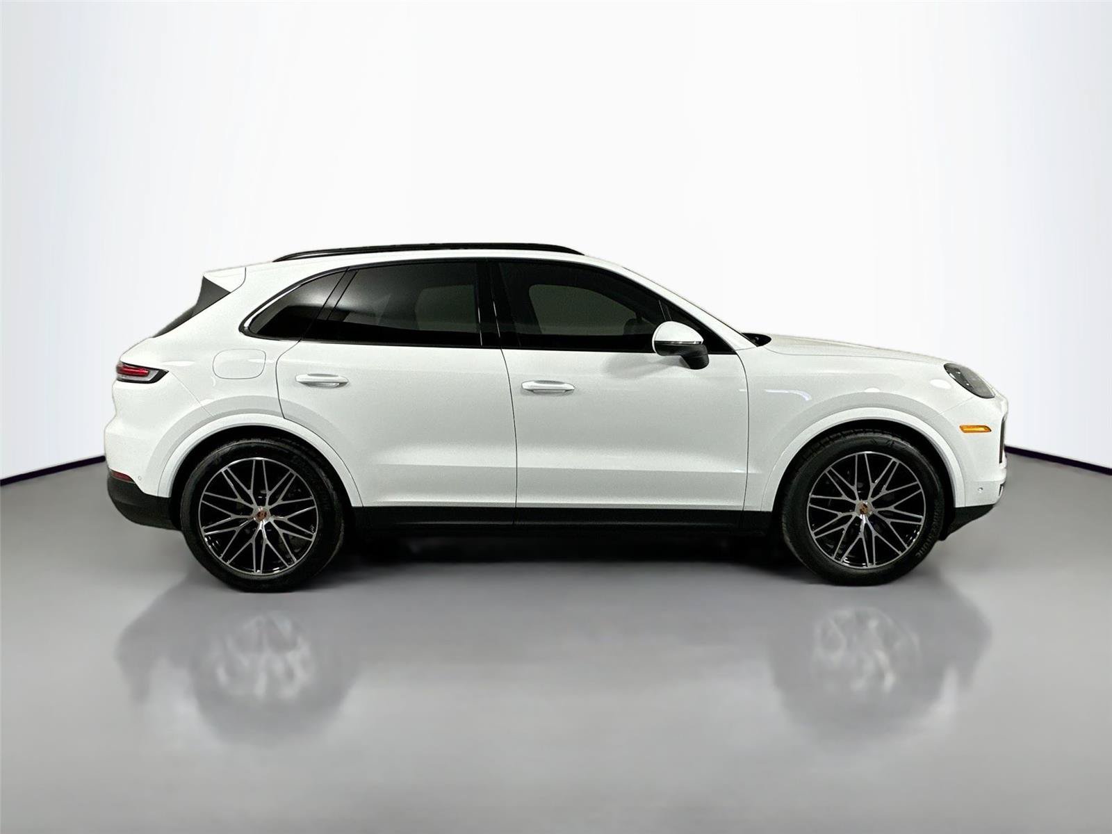 Certified 2026 Porsche Cayenne AWD/4WD image 8