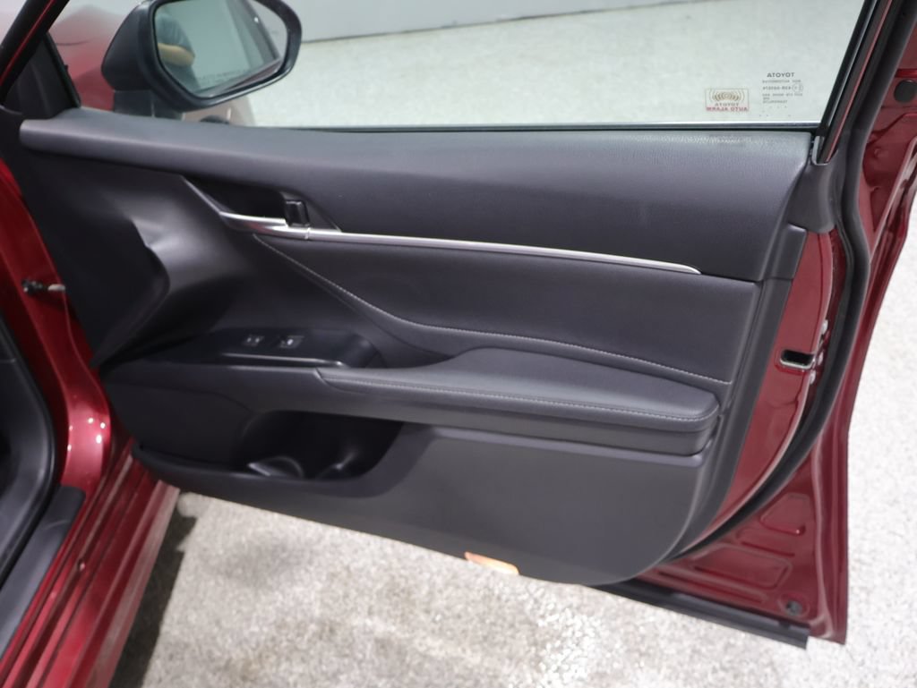 Used 2018 Toyota Camry XSE FWD image 23