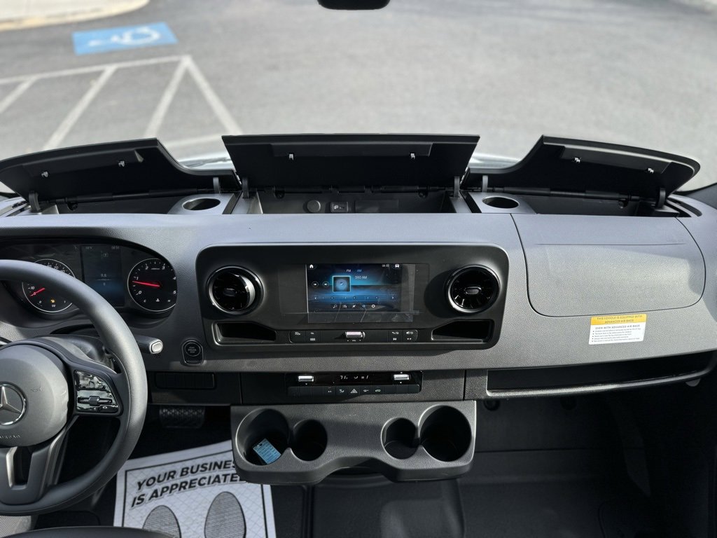 Used 2024 Mercedes-Benz Sprinter 144 Cargo image 33