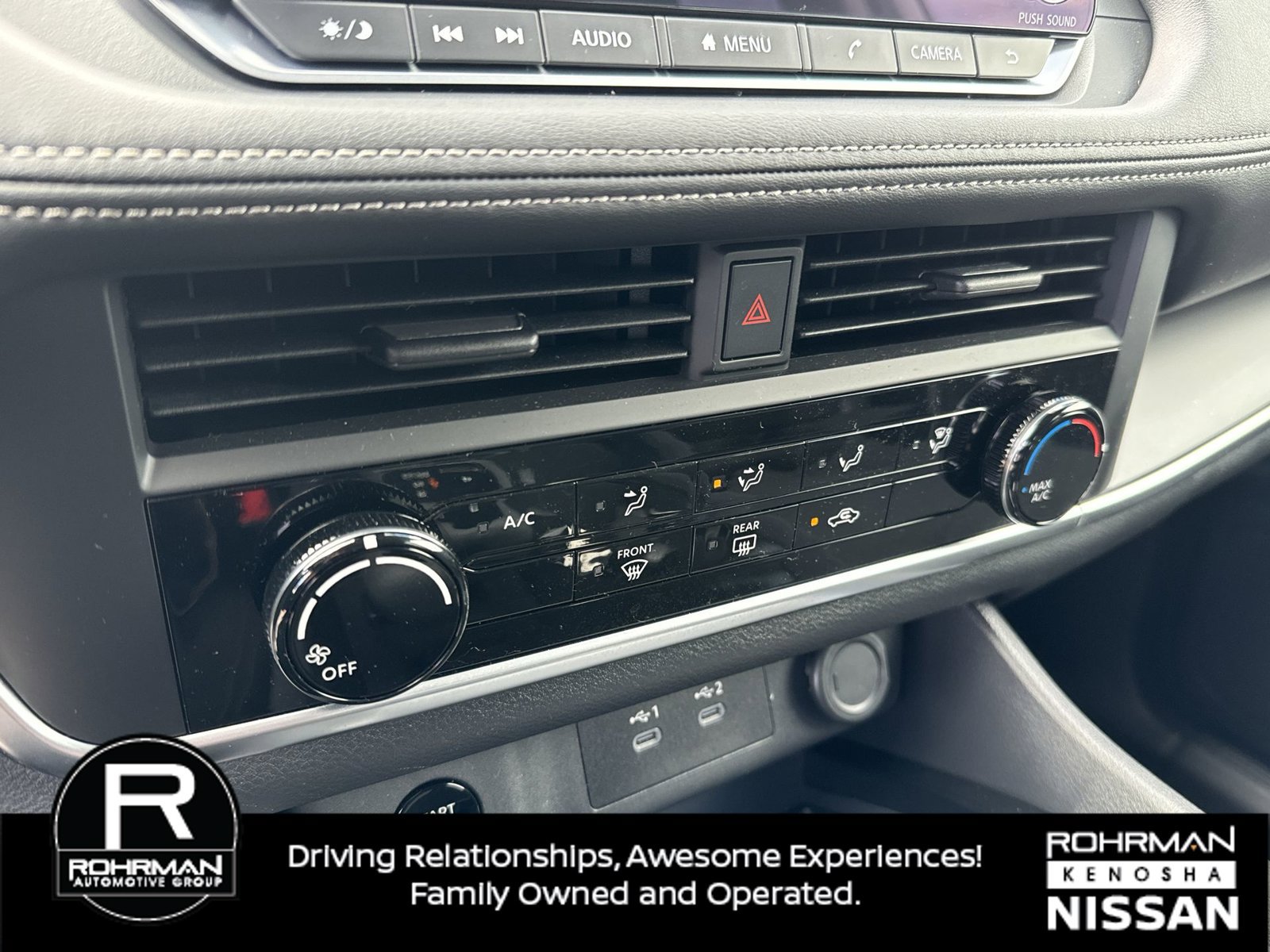 Used 2025 Nissan Rogue S AWD/4WD image 9