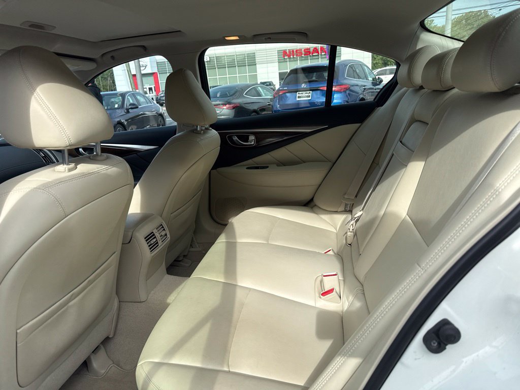 Used 2019 INFINITI Q50 Luxe w/ Essential Package (3.0T Luxe) AWD/4WD image 9