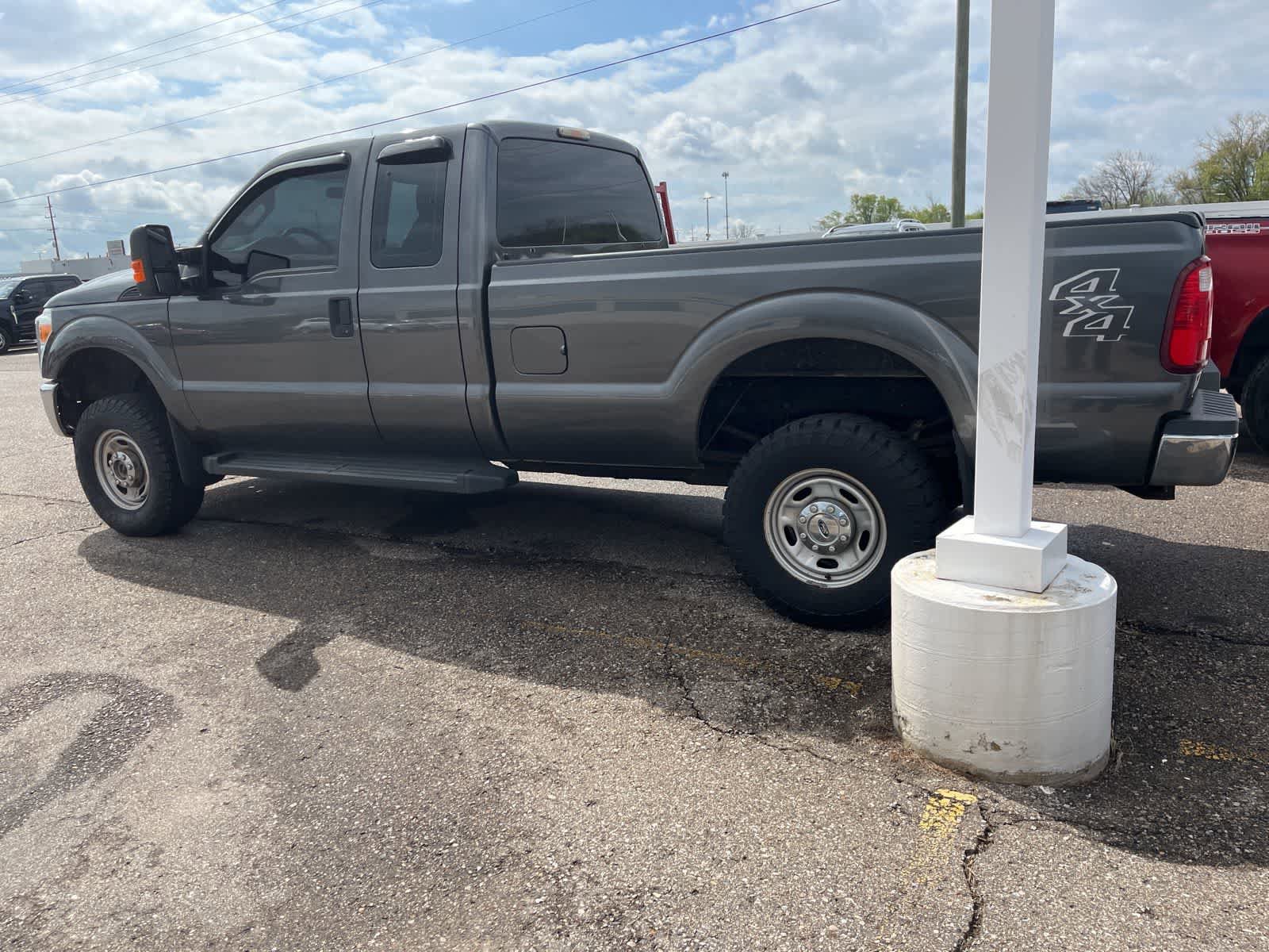 Used 2015 Ford F250 XL w/ XL Appearance Package AWD/4WD image 9