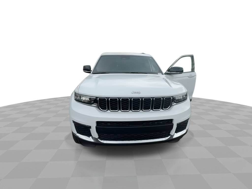 Used 2025 Jeep Grand Cherokee L Limited w/ Trailer Tow Package AWD/4WD image 3