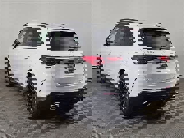 Used 2025 Mercedes-Benz GLC 350e 4MATIC image 3