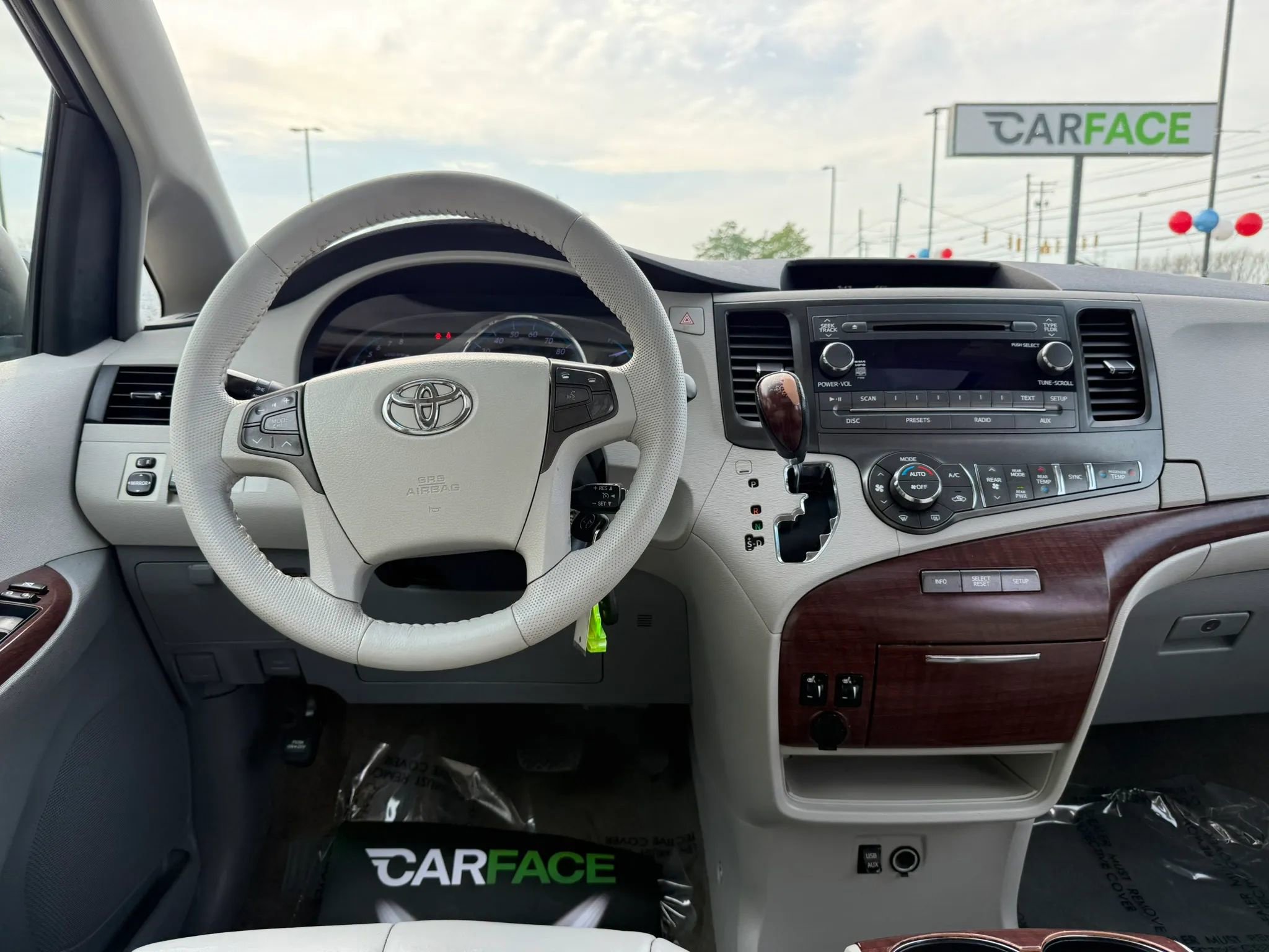 Used 2012 Toyota Sienna XLE FWD image 30