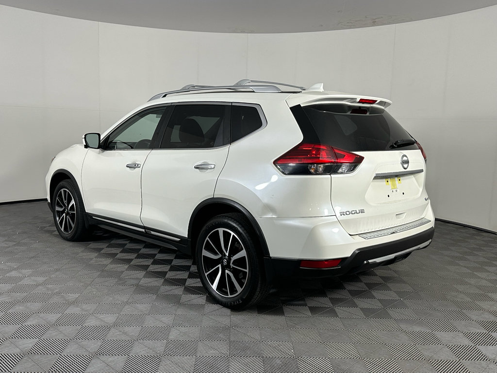 Used 2017 Nissan Rogue SL w/ SL Premium Package AWD/4WD image 4