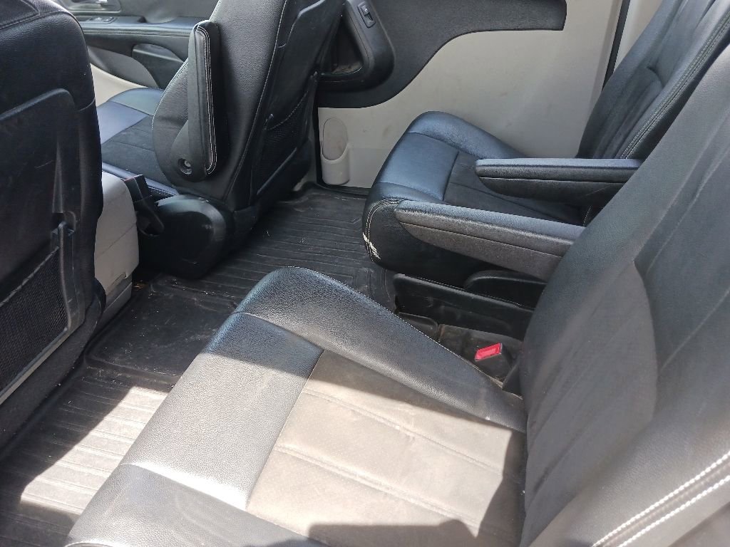 Used 2019 Dodge Grand Caravan SXT FWD image 13