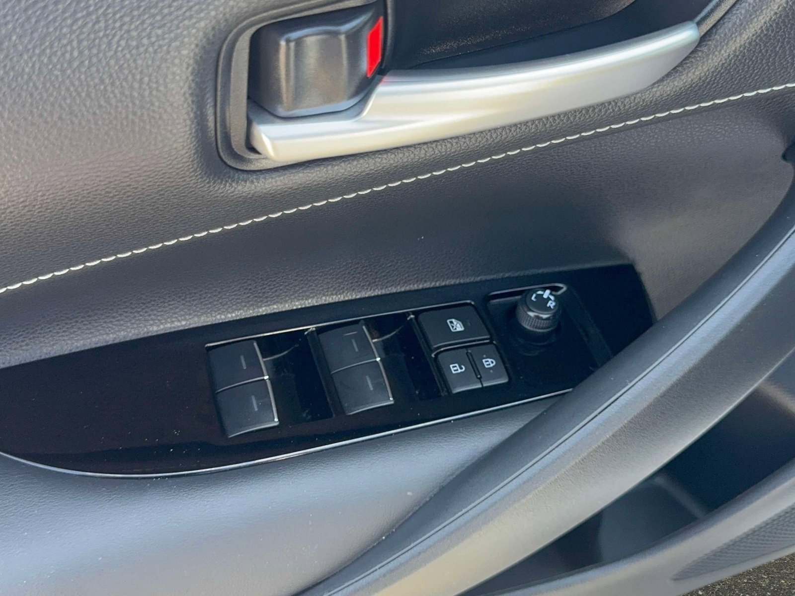 Certified 2023 Toyota Corolla SE image 18