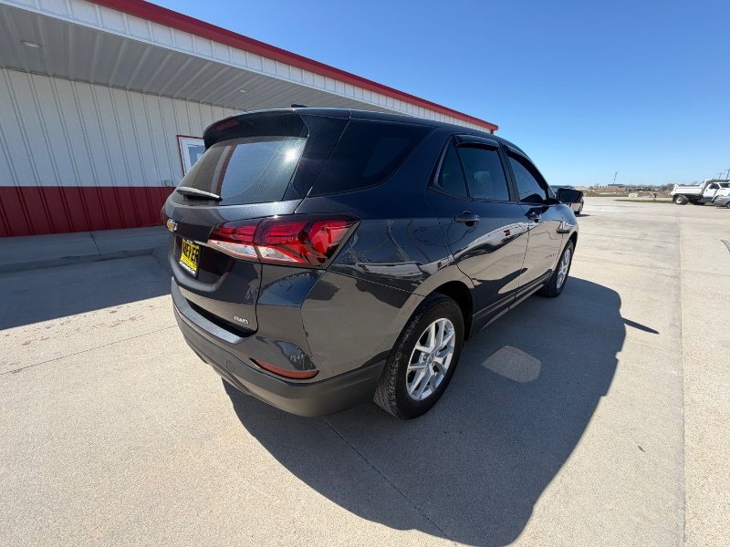 Used 2022 Chevrolet Equinox LS AWD/4WD image 8
