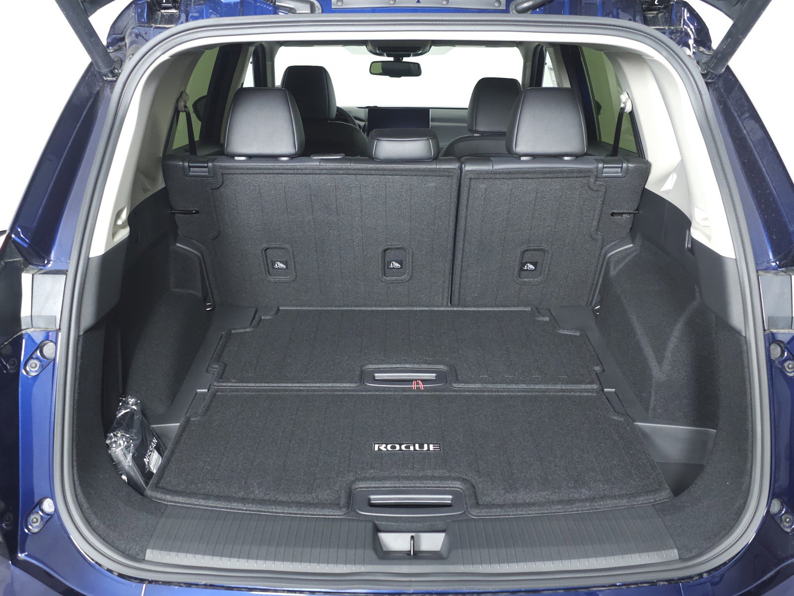 New 2026 Nissan Rogue Platinum image 18