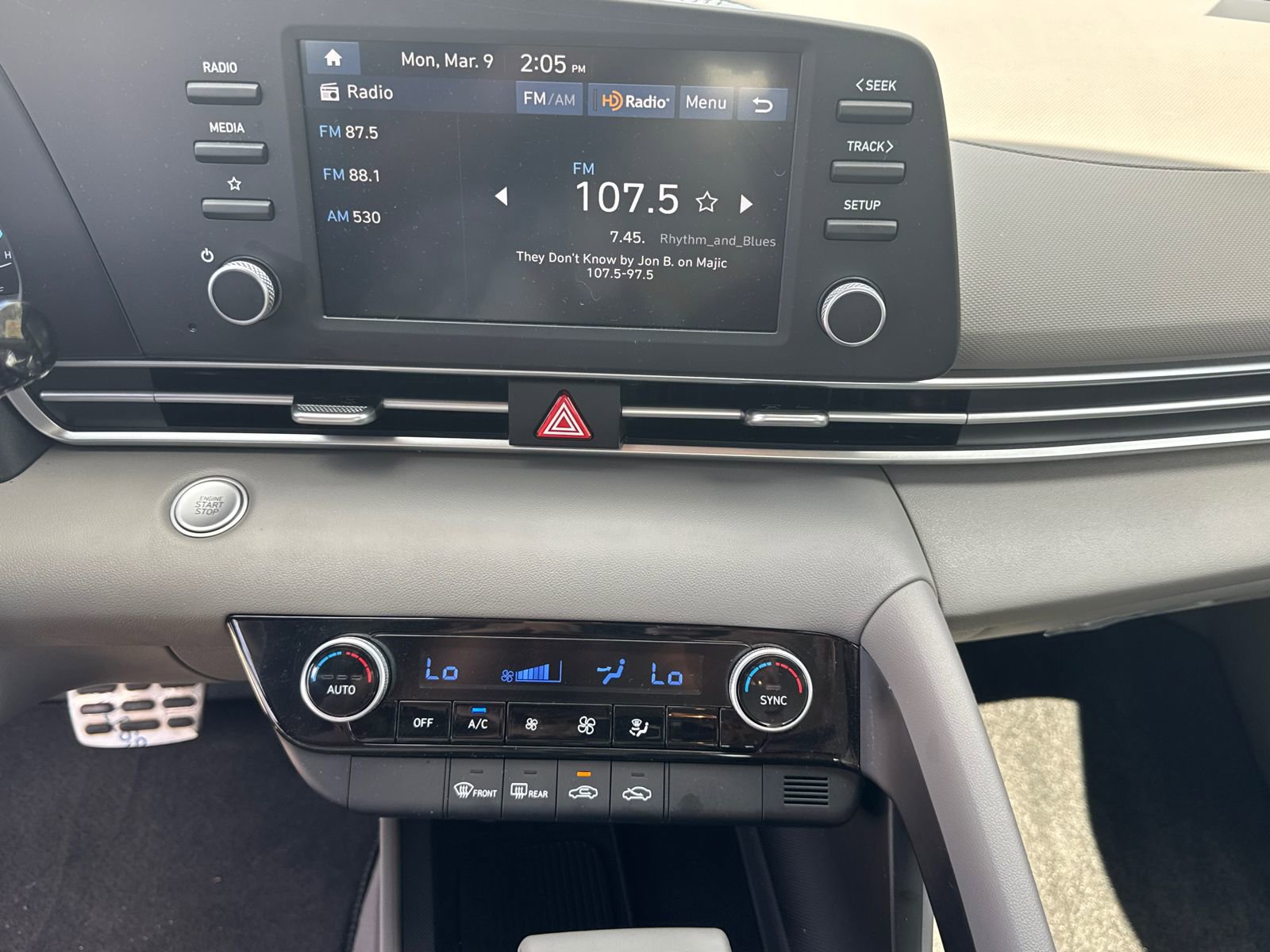 Used 2025 Hyundai Elantra Sport FWD image 28