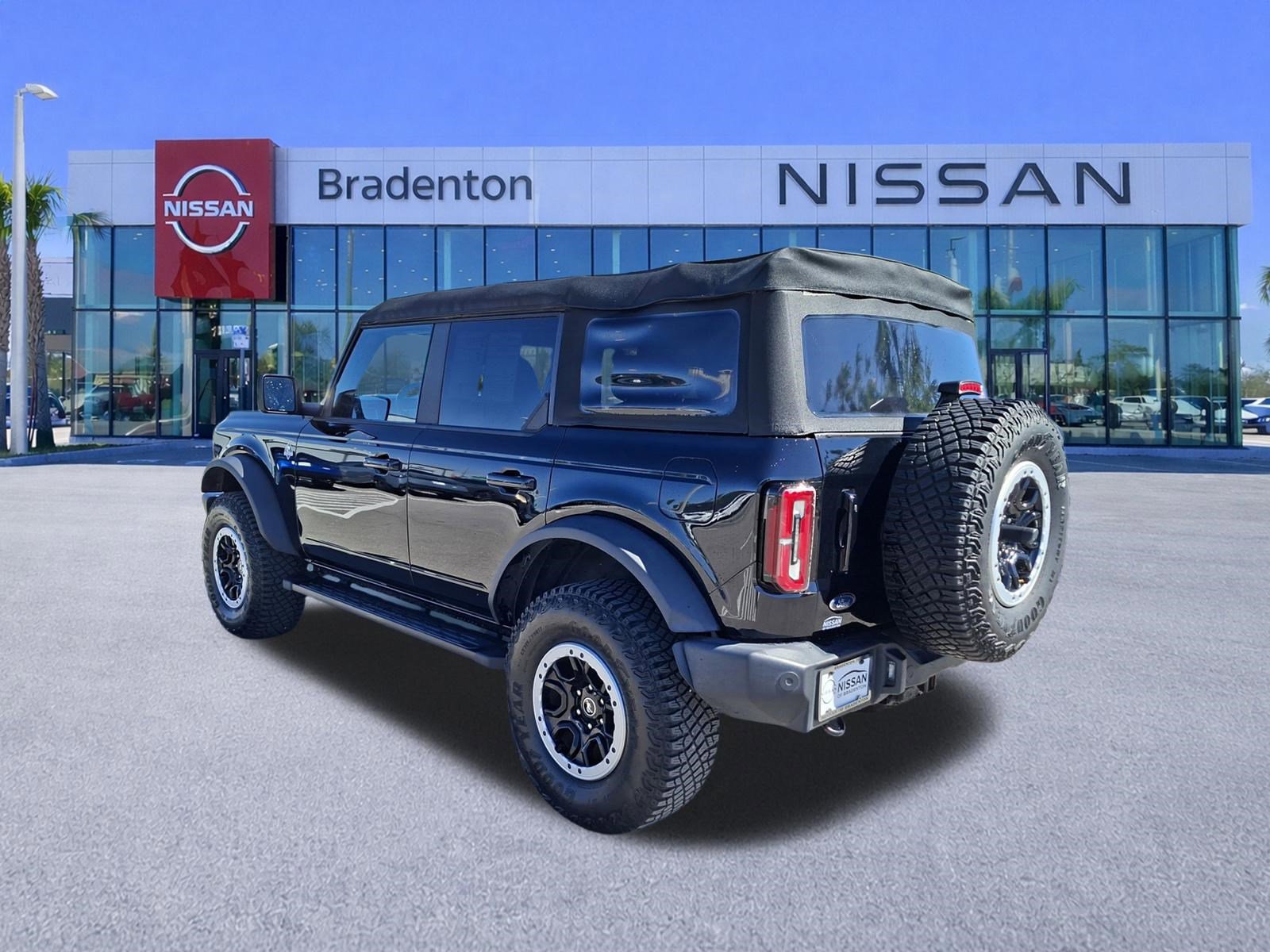 Used 2023 Ford Bronco Outer Banks w/ Sasquatch Package image 7