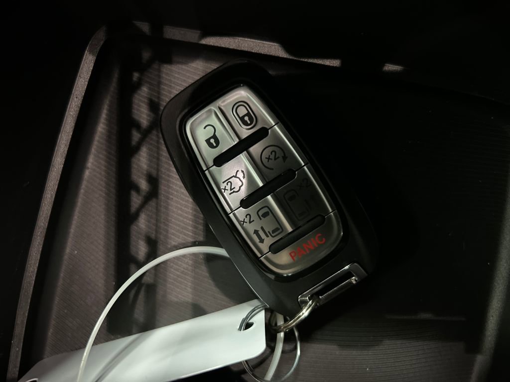 New 2026 Chrysler Pacifica Select w/ S Appearance Package FWD image 20
