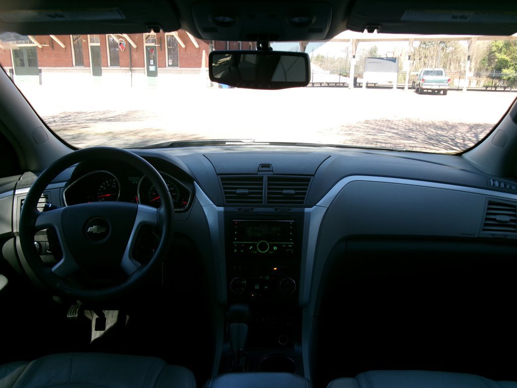 Used 2009 Chevrolet Traverse LT image 20