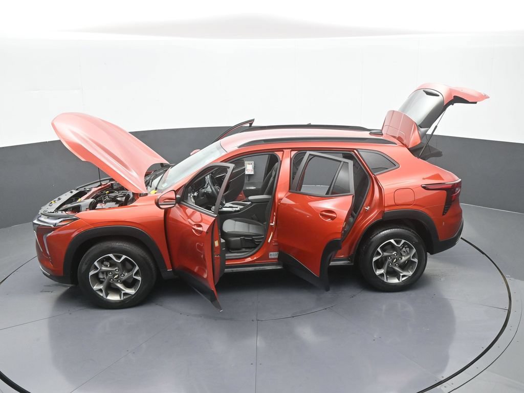 Used 2024 Chevrolet Trax LT w/ Driver Confidence Package FWD image 62