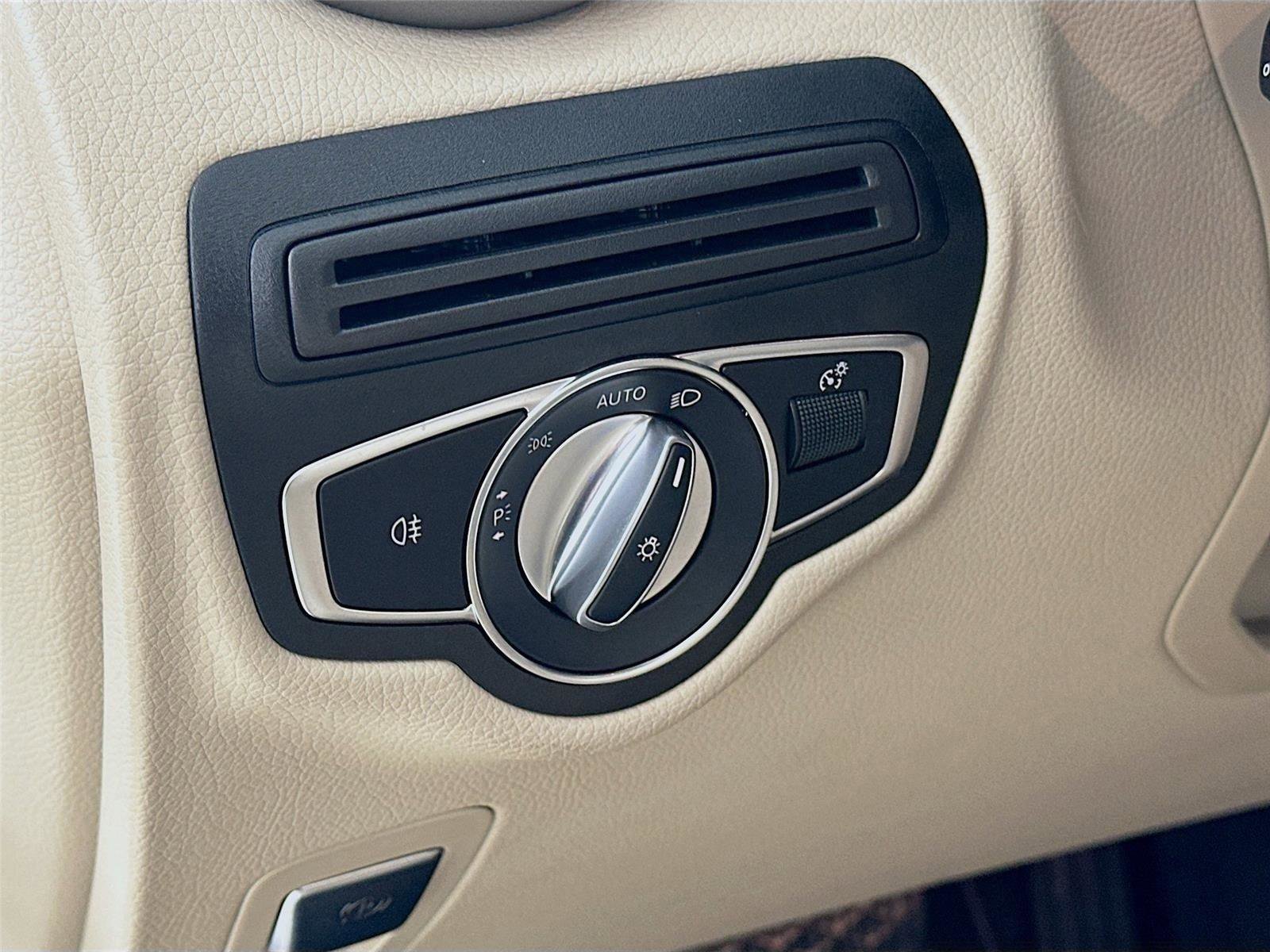 Certified 2022 Mercedes-Benz GLC 300 4MATIC image 10