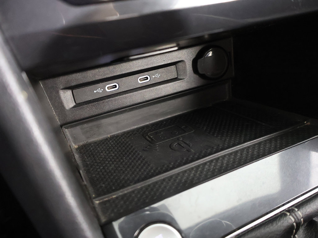 Used 2024 Volkswagen Tiguan SE R-Line FWD image 50
