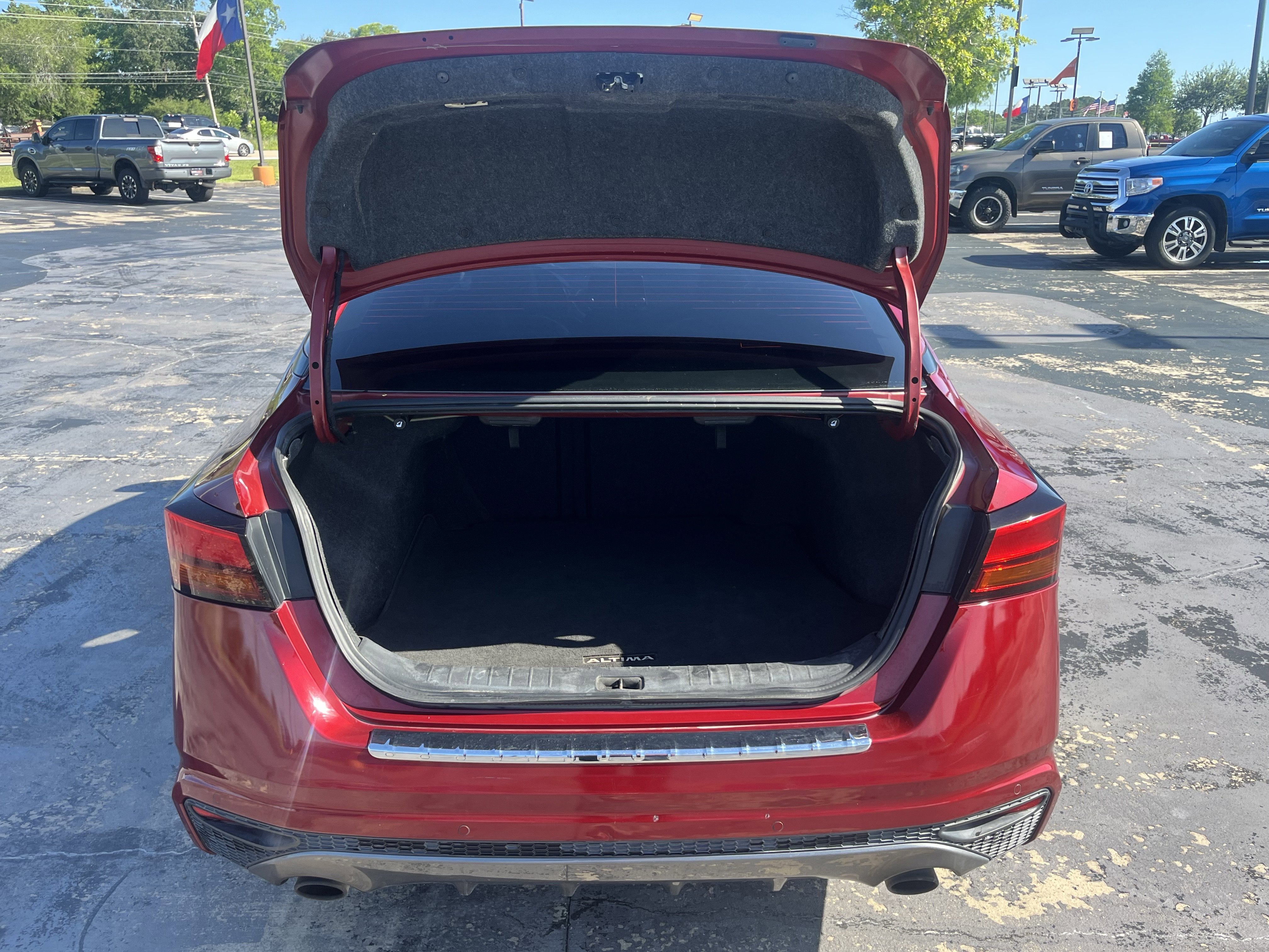 Used 2021 Nissan Altima 2.0 SR FWD image 11