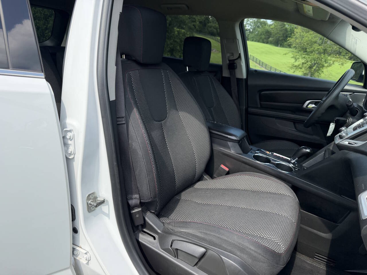 Used 2017 GMC Terrain SLE AWD/4WD image 32