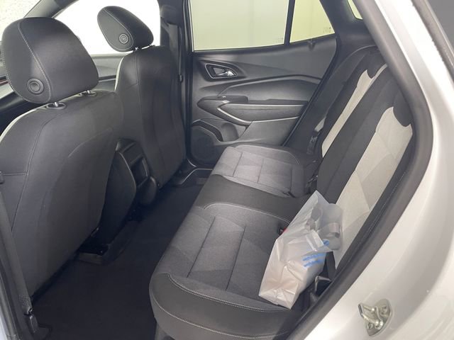 Used 2025 Chevrolet Trax RS w/ Driver Confidence Package FWD image 17