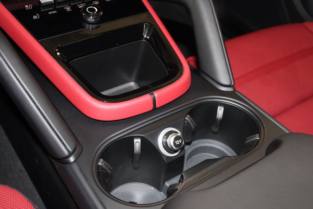 Certified 2025 Porsche Cayenne Coupe image 27