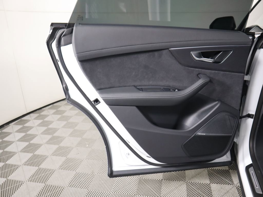 New 2025 Audi RS Q8 performance image 27