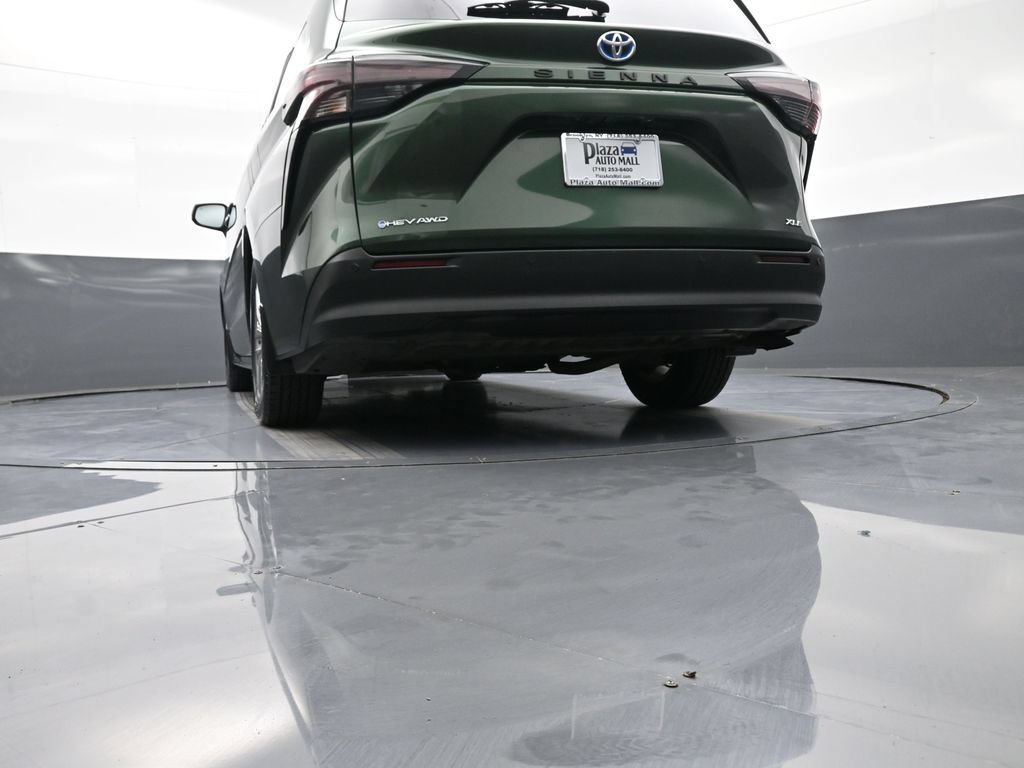 Certified 2025 Toyota Sienna XLE w/ XLE Plus Package AWD/4WD image 33