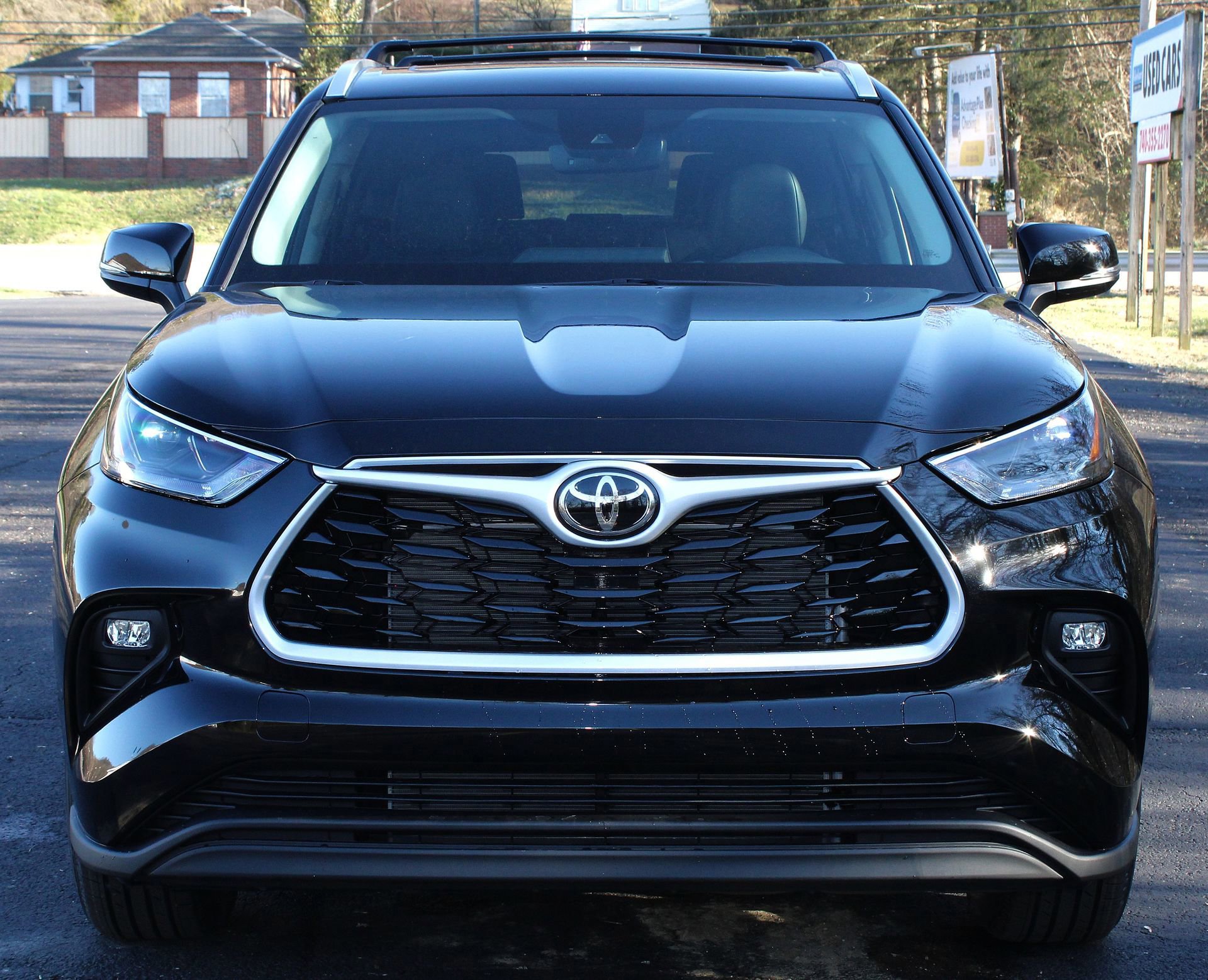 New 2026 Toyota Highlander XLE image 2