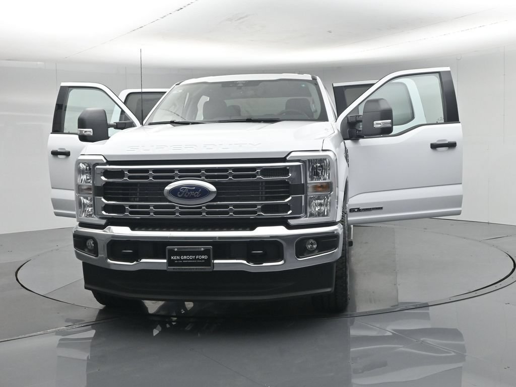 New 2026 Ford F350 XLT w/ FX4 Off-Road Package AWD/4WD image 32