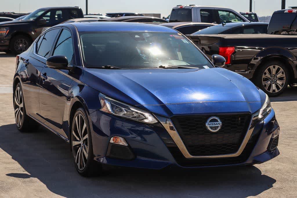 Used 2020 Nissan Altima 2.5 SR w/ Premium Package FWD image 3