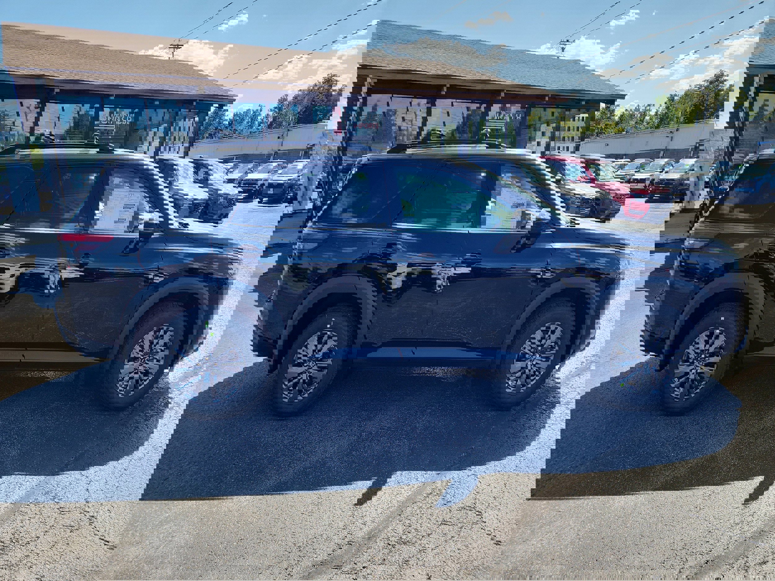 New 2025 Nissan Pathfinder SV w/ Black Appearance Package image 9